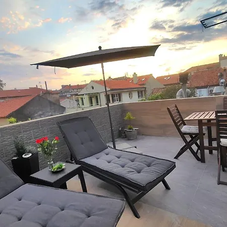 Sanchi-bossa Apartman *